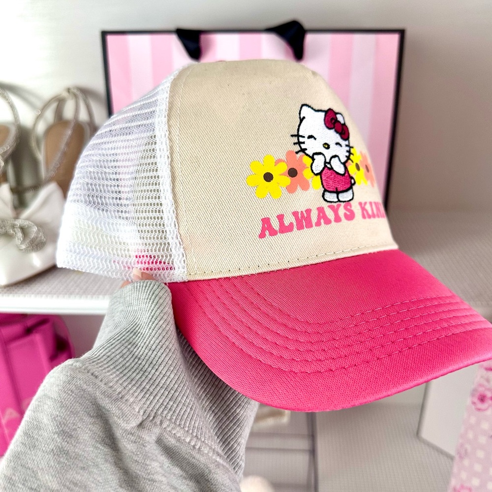 Hello Kitty Snap Back Cap - Picture 4 of 6